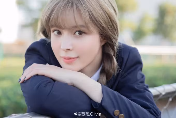 Không riêng gì Lưu Tư Dao, nữ streamer Tô Ân Olivia (sinh năm 1995 tại tỉnh An Huy, Trung Quốc) cũng từng vướng vào thị phi gây ảnh hưởng không nhỏ đến sự nghiệp của cô.