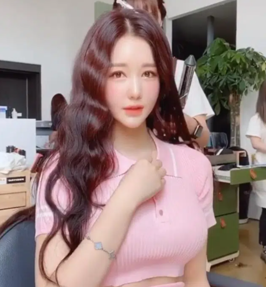 Cụ thể, chỉ tính riêng trong năm 2020, Park Garin nhận được 18,5 triệu quả bóng bay (tương đương với số tiền donate). Nếu quy đổi ra, số bóng bay này tương đương với khoảng 1,5 tỷ won (khoảng 30 tỷ VND) mỗi năm.