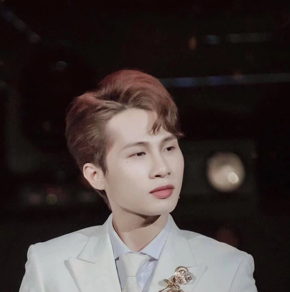 Kênh YouTube J97 của Jack đã chính thức cán mốc 1 triệu lượt đăng ký theo dõi sau 7 ngày. Như vậy, J97 đã trở thành kênh YouTube nhận nút vàng nhanh nhất Việt Nam, đồng thời đạt thành tích trên chỉ với 2 video.