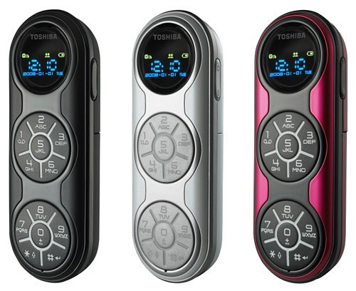 Thứ này trông giống chiếc điều khiển từ xa của điều hòa hơn là một chiếc điện thoại. Thiết kế kết hợp ba vòng tròn, vòng trên cùng đặt màn hình và hai vòng bên dưới đặt bàn phím. Nó không chỉ khiến Toshiba G450 trông xấu xí mà còn làm cho người dùng bị ức chế khi sử dụng.