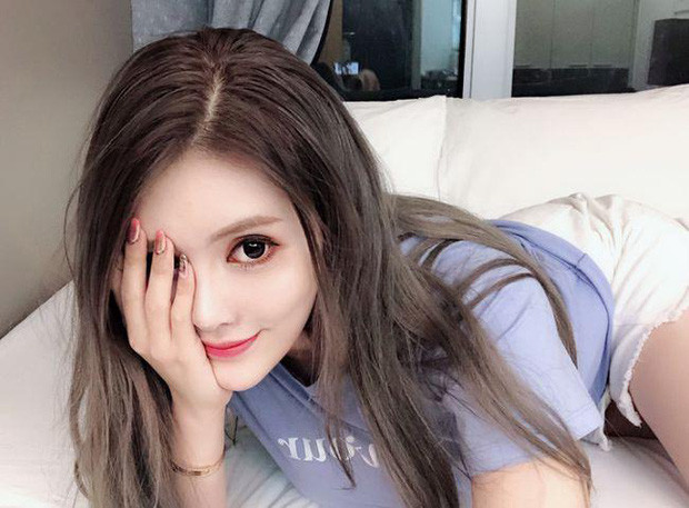 Xuất thân là người mẫu chuyên nghiệp nên nữ streamer Trương Kỳ Cách có ngoại hình rất nổi bật.