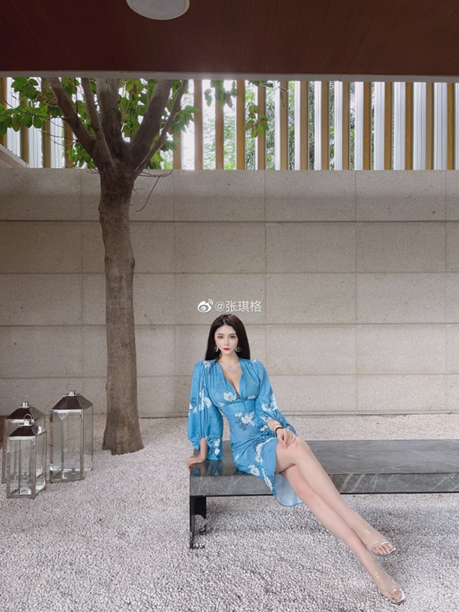 Không chỉ số tiền donate, mà độ phổ biến và danh tiếng của Trương Kỳ Cách cũng đã bị "tụt hậu" thê thảm.