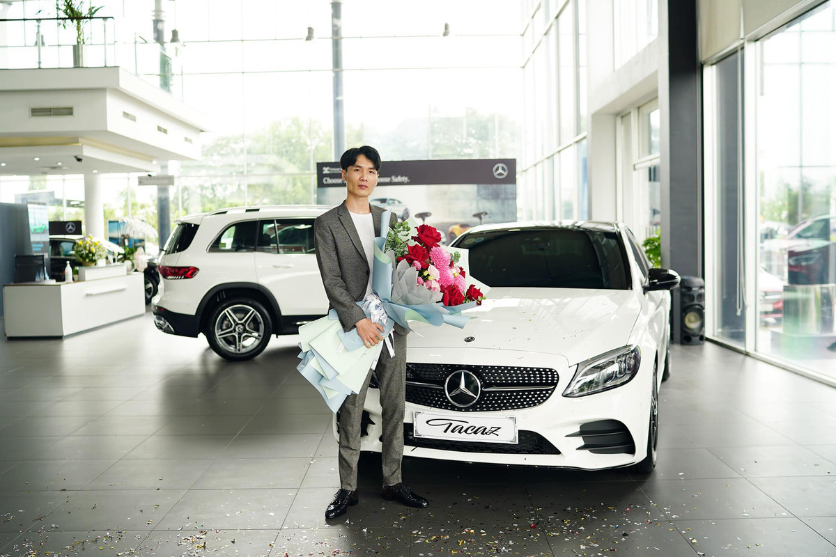 Nếu lướt qua kênh YouTube dành cho cộng đồng quốc tế, thì phần bình luận của mỗi video luôn có hàng nghìn, thậm chí là chục nghìn bình luận của game thủ nước ngoài ngợi khen hết lời về kỹ năng của Tacaz.