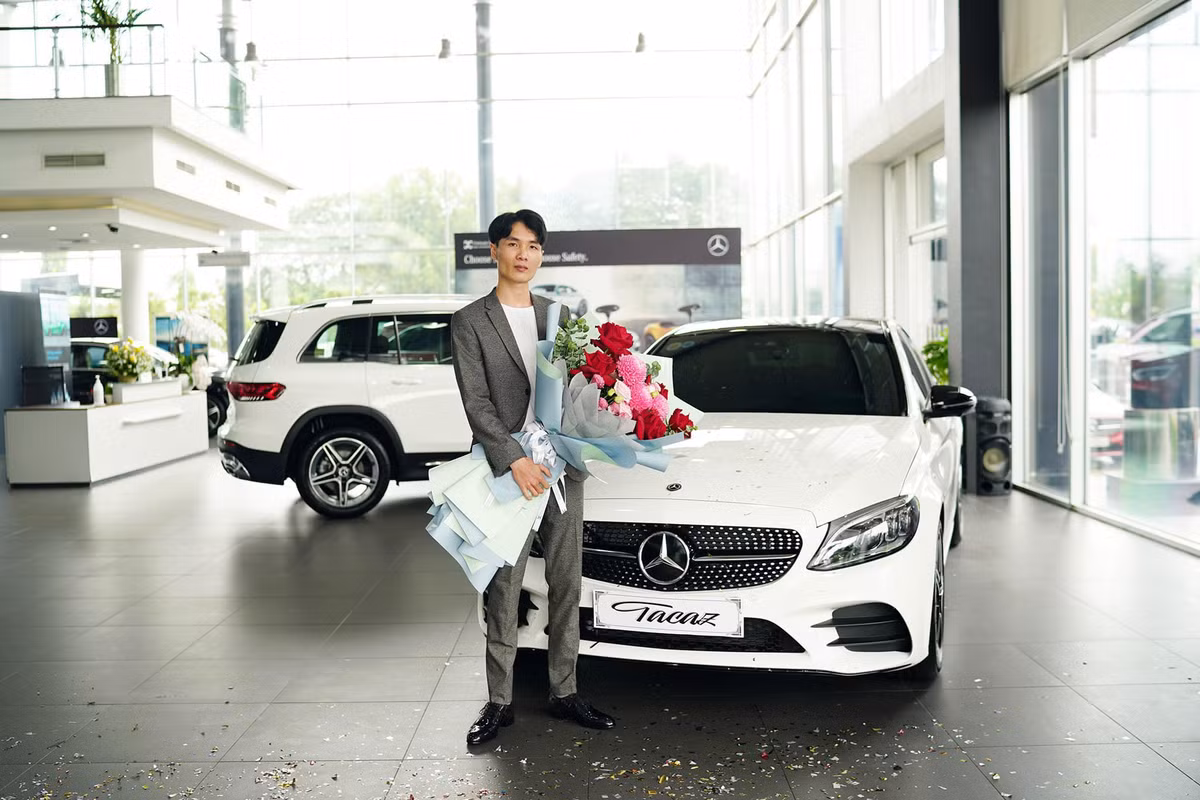 Nếu lướt qua kênh YouTube dành cho cộng đồng quốc tế, thì phần bình luận của mỗi video luôn có hàng nghìn, thậm chí là chục nghìn bình luận của game thủ nước ngoài ngợi khen hết lời về kỹ năng của Tacaz.