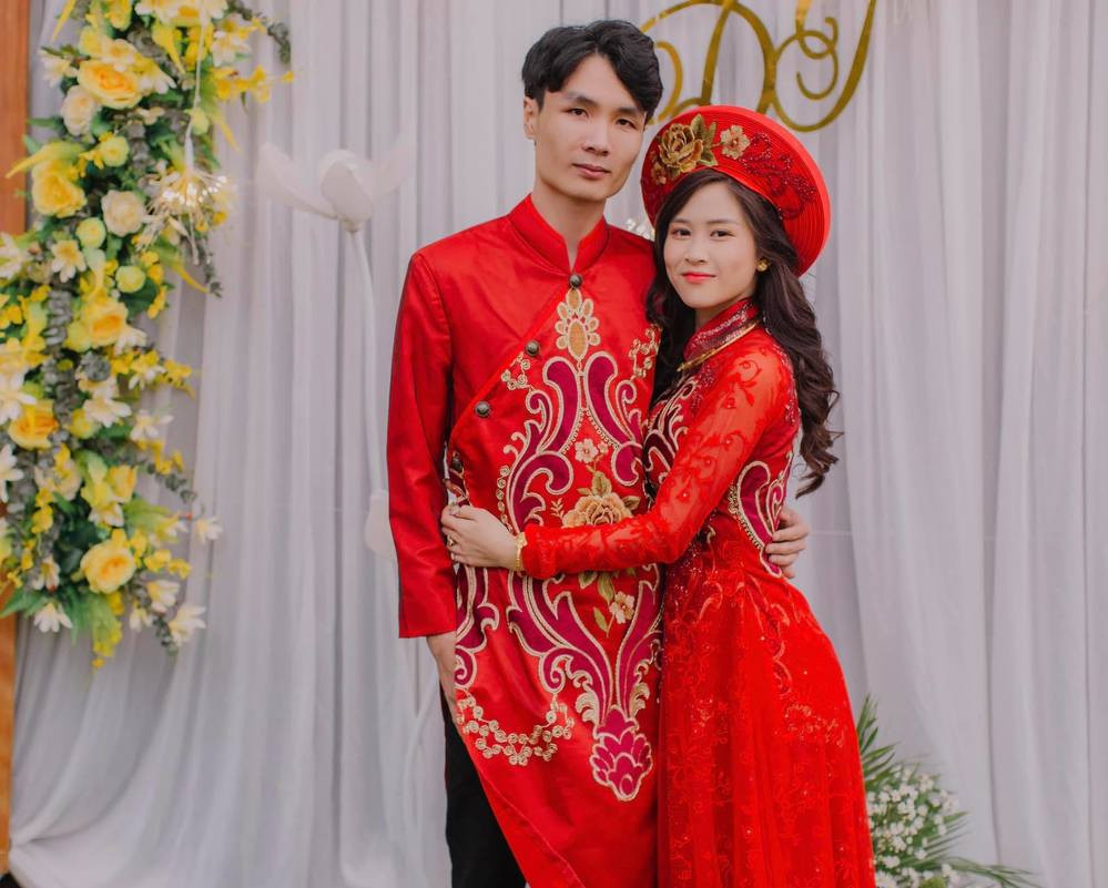 Về tình cảm, Tacaz hiện đã có cho mình một cô vợ xinh đẹp tên Mỹ Dung. Cả hai làm lễ ăn hỏi vào tháng 1/2021 dù trước đó nhà trai vô cùng kín tiếng.