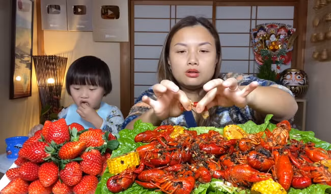 Quỳnh Trần JP hiện nay sở hữu kênh YouTuber với 3,6 triệu lượt đăng ký. Các video của cô được cộng động mạng yêu thích bởi sự đầu tư về mặt ý tưởng và dàn dựng rất công phu.