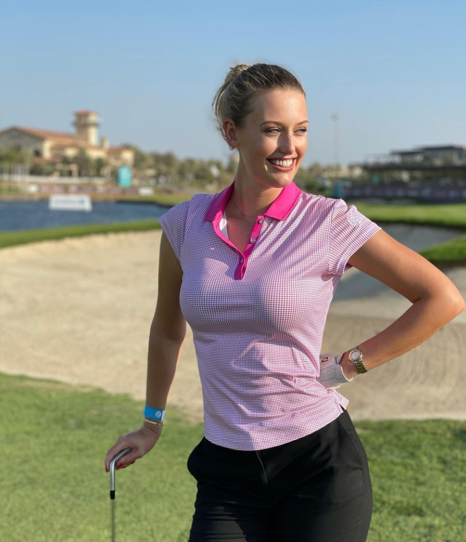 Sở hữu hình thể chuẩn siêu mẫu, quyến rũ cùng nhan sắc đỉnh cao, nữ golf thủ xinh đẹp Bella Angel đang khiến cộng đồng mê môn thể thao quý tộc ráo riết ''săn lùng'' thông tin.