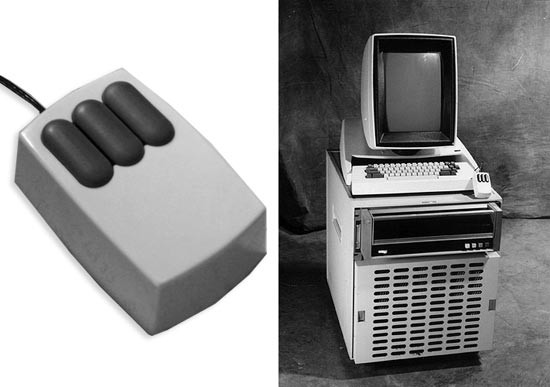 Năm 1973, Trung tâm nghiên cứu Xerox tại Palo Alto (viết tắt là Xerox PARC) đã phát triển ra chiếc máy tính đầu tiên sử dụng giao diện người dùng đồ họa (GUI). Hệ thống này bao gồm một loại chuột mới do Bill English phát minh ra. Bên dưới chuột là một cầu bi lớn bằng thép có khả năng ghi nhận các chuyển động của tay, thay thế cho hai bánh xe kim loại bên trong thiết kế của Engelbart. Một thay đổi nữa: Chuột của PARC có tới 3 nút bấm khác nhau.