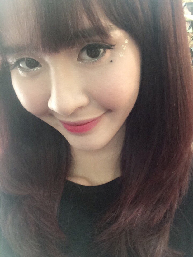 Vào năm 2015, cô nàng bắt đầu sự nghiệp idol trên ccTalk và nhận được nhiều sự chú ý vì vẻ ngoài xinh đẹp cùng giọng hát hay của mình.