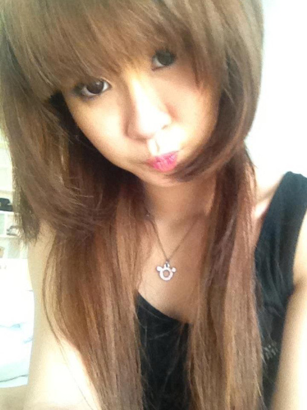 Phong cách selfie được giới trẻ ngày đó ưa chuộng và nữ streamer cũng không phải ngoại lệ.