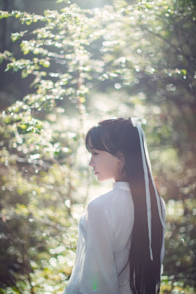 Cũng chính từ đây, Lý Tử Thất bắt đầu thực hiện các video ghi lại cuộc sống thường ngày của mình theo phong cách cổ xưa, từ đạo cụ, cách làm cho đến âm nhạc.