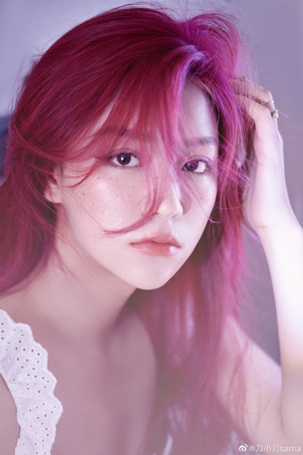 Đao Tiểu Đao là cái tên không mấy xa lạ trong giới hot girl TikTok tại đất nước tỉ dân hiện nay. Cô được coi là hot girl dẫn đầu xu hướng "hất tóc biến hình" cực hot trên MXH.