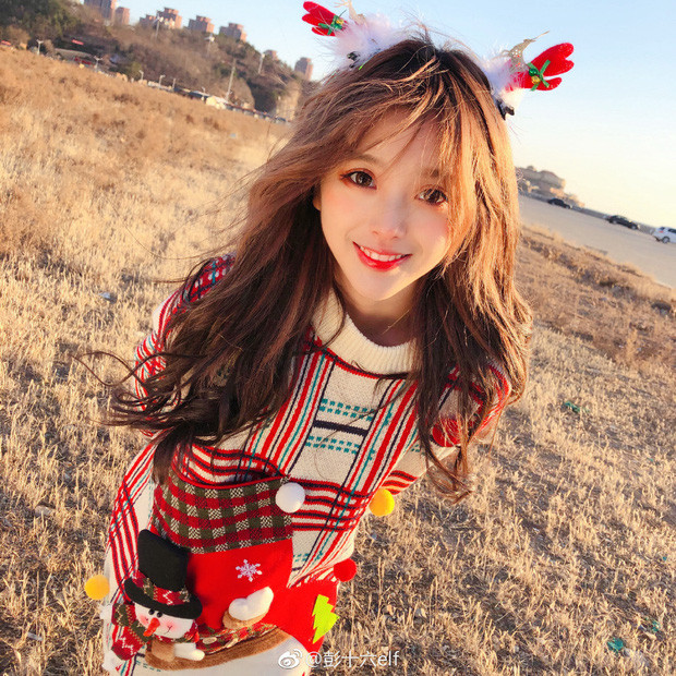 Nữ Tiktoker sở hữu vẻ ngoài xinh xắn, dễ thương, giọng nói ngọt ngào cùng phong cách biến hoá đa dạng nên cô nàng đã nhanh chóng chiếm được tình cảm của rất đông người hâm mộ.