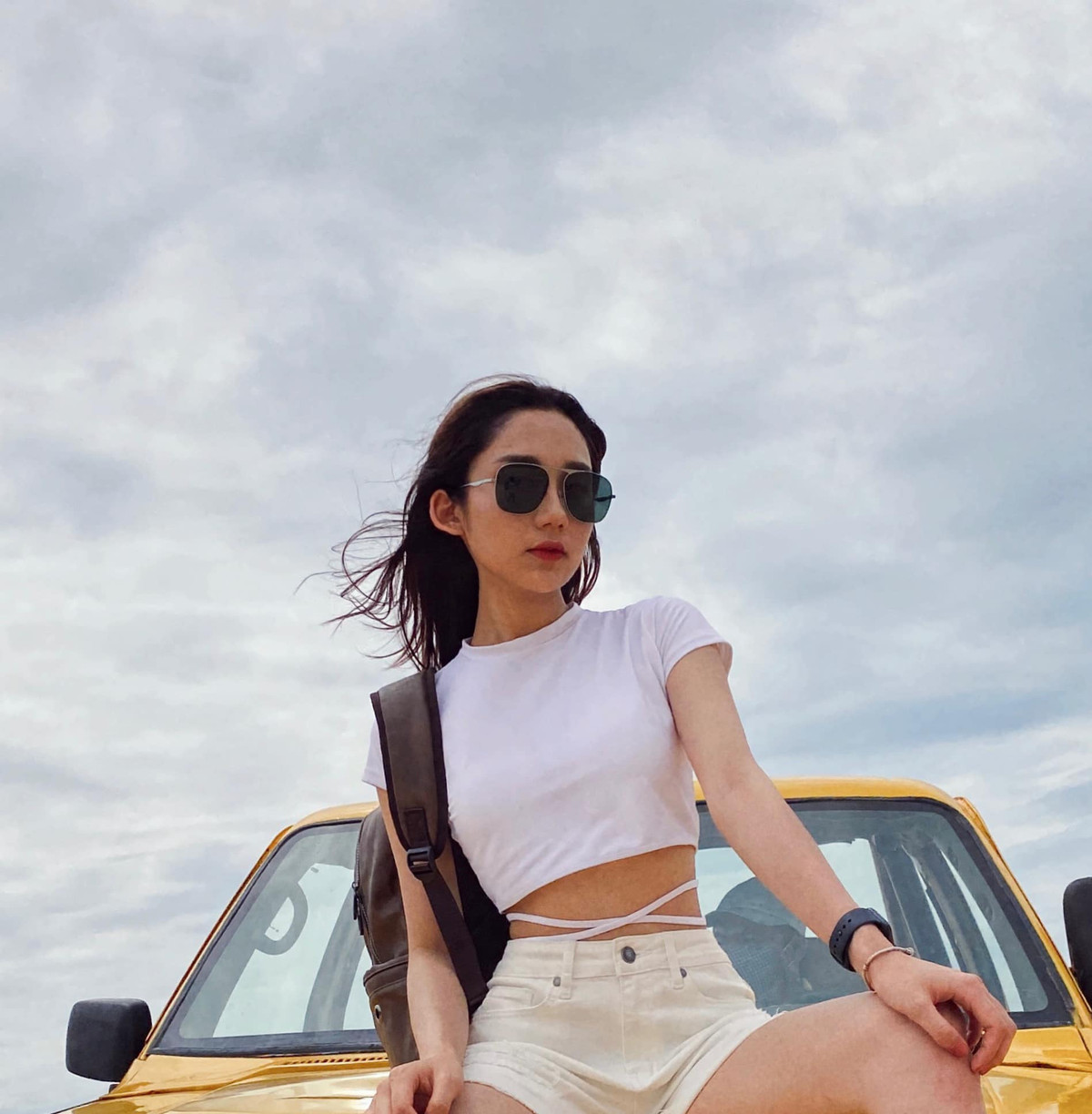 Thi thoảng Mina Young cũng thay đổi phong cách, trở nên cá tính và mạnh mẽ hơn.