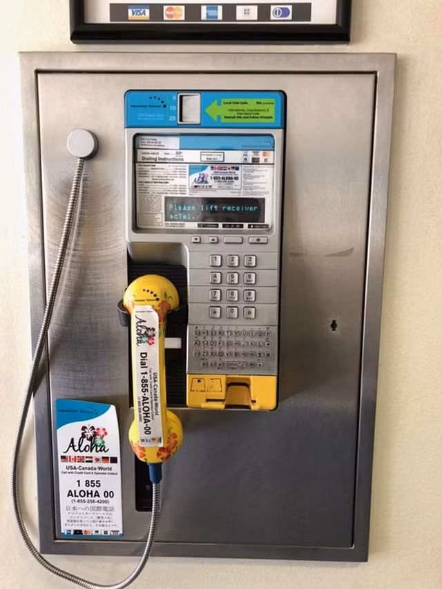 Bốt điện thoại công cộng có thể gửi tin nhắn.