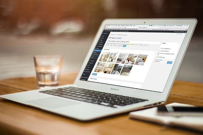 Trên Windows Registry, có một cơ sở dữ liệu lưu trữ được gọi là "hive". Một trong những nhà phát triển sợ ong đến nỗi mà những người chịu trách nhiệm lập trình registry quyết định xây dựng nó mô phỏng theo tổ ong để trêu đùa anh ta. Họ gọi vùng dữ liệu được lưu trữ là "cells" (những lỗ trong tổ ong) và các tập tin tự hình thành nên những "hives" (tổ ong).