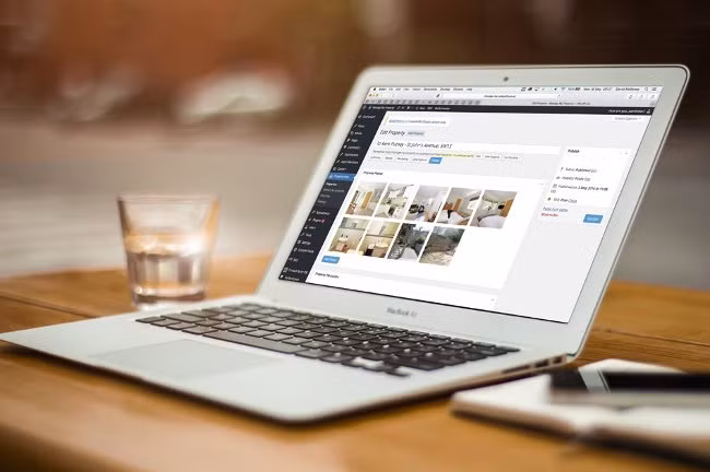 Trên Windows Registry, có một cơ sở dữ liệu lưu trữ được gọi là "hive". Một trong những nhà phát triển sợ ong đến nỗi mà những người chịu trách nhiệm lập trình registry quyết định xây dựng nó mô phỏng theo tổ ong để trêu đùa anh ta. Họ gọi vùng dữ liệu được lưu trữ là "cells" (những lỗ trong tổ ong) và các tập tin tự hình thành nên những "hives" (tổ ong).