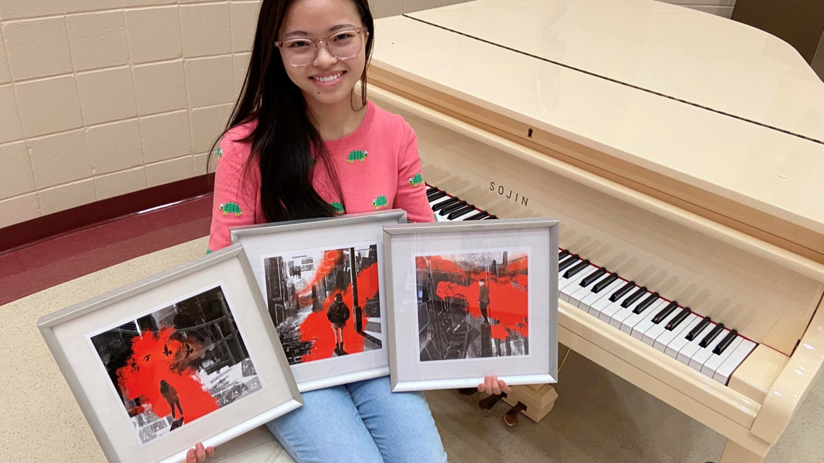 Ky tich: Nu sinh goc Viet dat diem tuyet doi 2 ky thi nghe thuat