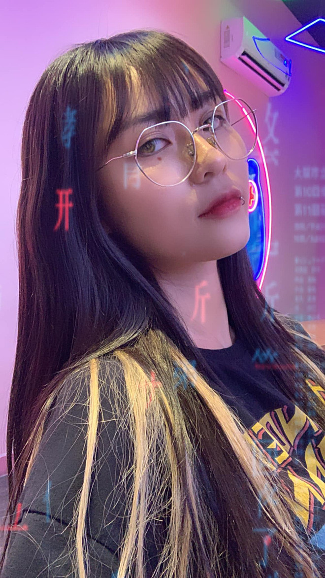 Từ cool ngầu hút mắt, đến dễ thương tinh nghịch hay quyến rũ, gợi cảm, chẳng có phong cách nào làm khó được nữ streamer MisThy.