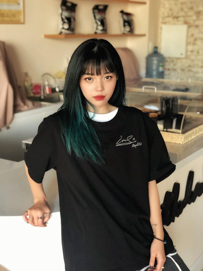 Linh Ngọc Đàm đã mở quán cafe mèo cực kỳ sang chảnh tại TP.HCM, thỏa mãn đam mê bấy lâu.