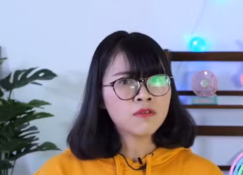 Bên cạnh công việc YouTube, Thơ Nguyễn còn kinh doanh cửa hàng sản phẩm dành cho trẻ em có thể đem về cho cô mức doanh thu khủng lên đến hàng trăm triệu đồng.