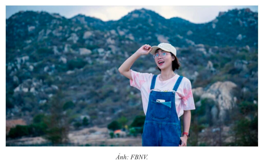 Ngoài phát triển kênh YouTube, hiện tại, Thơ Nguyễn còn sản xuất thêm các video ngắn trên nền tảng TikTok và đã sở hữu hơn 900.000 người theo dõi, 5,78 triệu lượt thích.