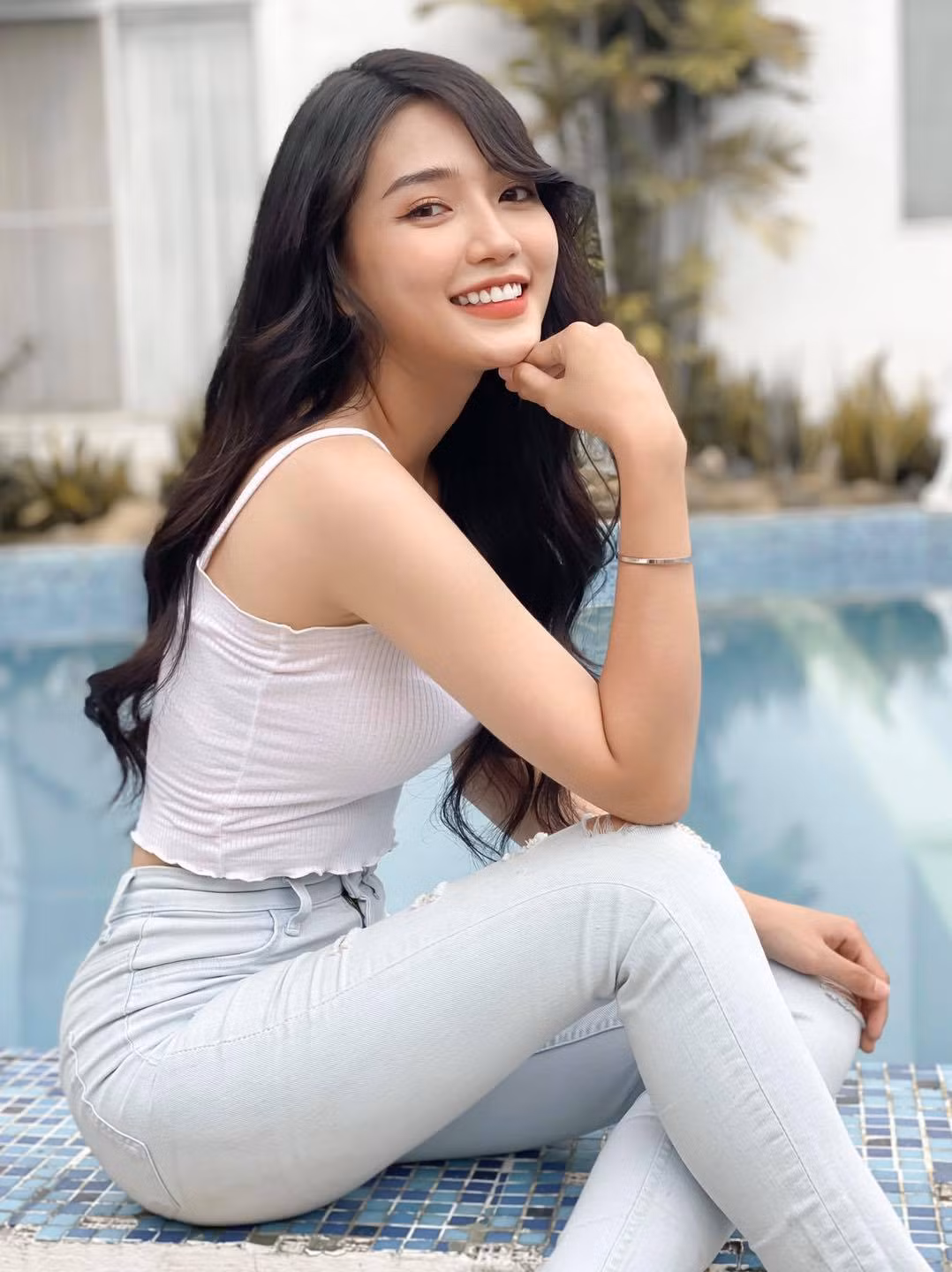 Tuy vậy, khó khăn lớn nhất trong những ngày đầu tiên làm streamer của An Vy đó lại là mỗi lần lên hình phải chỉn chu từ trang điểm đến trang phục.