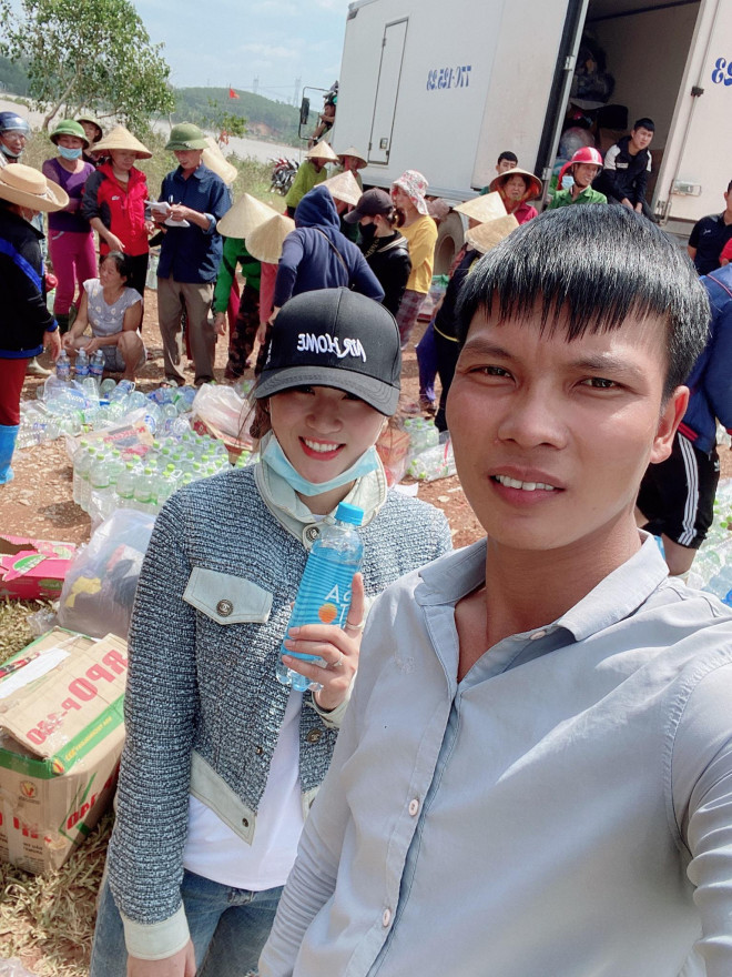 Lộc Fuho còn giúp đỡ người dân miền Trung gặp khó khăn vì bão lũ.