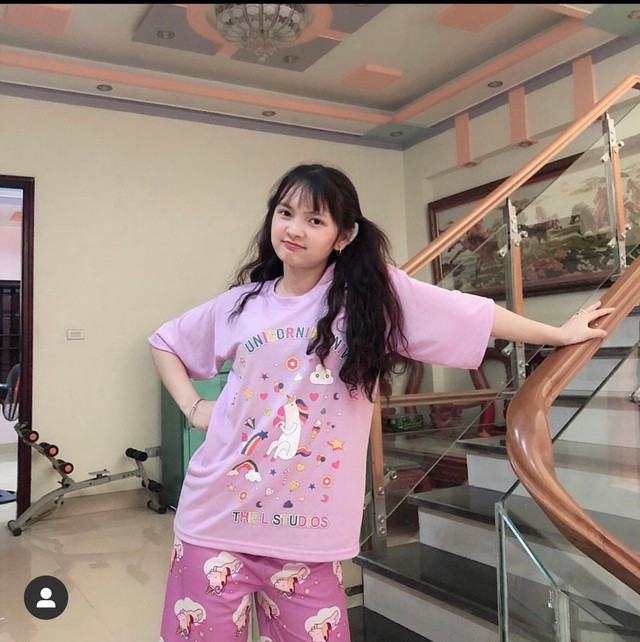 Hot TikToker N.Zahan “đốn tim” mọi người bởi vẻ đẹp trong trẻo, biểu cảm đa dạng và nụ cười dễ mến. Tính đến nay, trang cá nhân của bạn nữ ấy trên TikTok đã có hơn 7,2 triệu lượt theo dõi với hơn 120 triệu lượt thích.