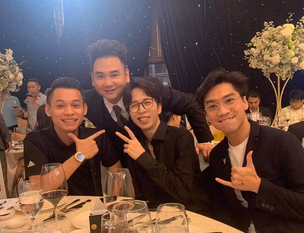 Những cái tên streamer này được coi là những người tiên phong cho thế hệ streamer non trẻ hiện nay. Vậy nên mỗi lần họ xuất hiện cùng nhau đều khiến dân tình xôn xao một phen.