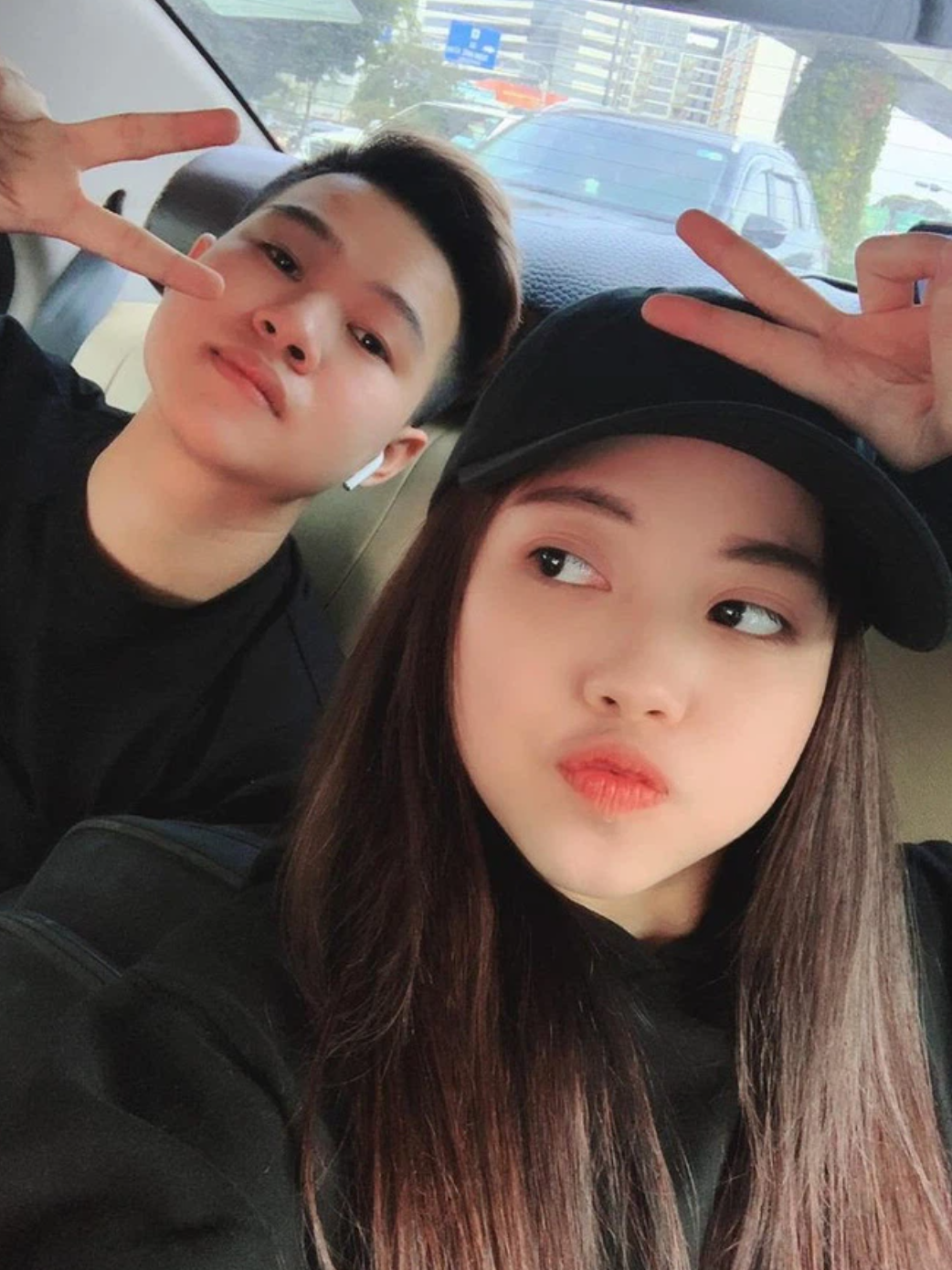 Rambo và Lai Lai là một cặp đôi nổi tiếng trong giới streamer. Tuy vậy, chuyện tình cảm của cả hai phải trải qua khá nhiều sóng gió ngay từ khi mới chớm nở.