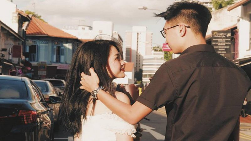 Trong gần 1 năm yêu nhau, cả hai luôn gắn bó, thân thiết như hình với bóng. Tuy vậy, vào tháng 2/2020, nữ streamer Linh Ngọc Đàm bất ngờ công khai việc chia tay bạn trai khiến dân tình không khỏi hụt hẫng.