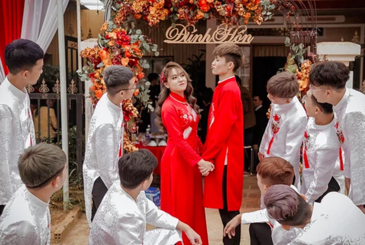 Mới đây, cộng đồng Free Fire được phen "chấn động" khi cặp đôi Gao Bạc - Cô Ngân TV đã chính thức tuyên bố đường ai nấy đi. Điều khiến nhiều người bất ngờ nhất là trong năm 2020, cả hai đã làm lễ đính hôn trước sự chứng kiến của gia đình, bạn bè và fan hâm mộ.