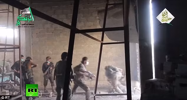 Loat anh ben trong chien truong ac liet tai Aleppo-Hinh-6