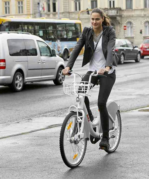 Suzanne Yakabosh - VĐV bơi lội (Hungary). Cô không mang huy chương về cho đất nước vì về đích thứ 6 trong môn thi tiếp sức tự do.