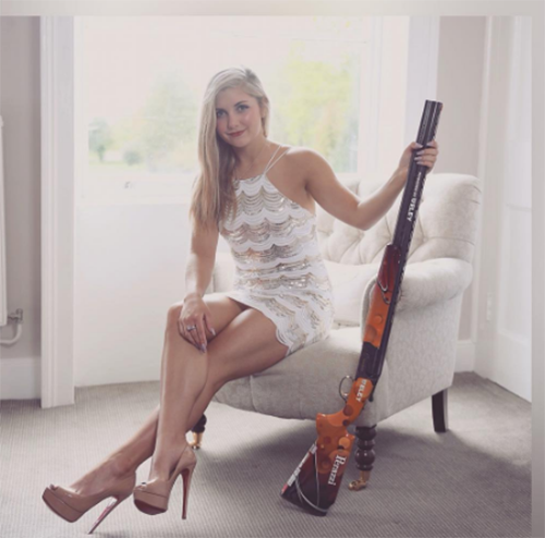 Amber Hill - vận động viên bắn súng đến từ Anh. Kết quả tốt nhất mà cô đạt được trong kỳ Olympic này là vị trí thứ 6 trong vòng bán kết.