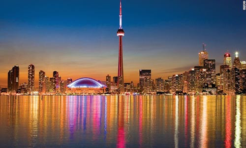 Thành phố Toronto (Canada) có tháp CN Tower cao 553 mét nổi tiếng trên thế giới.