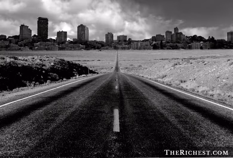 Ngày tàn của thế giới chỉ có hai mùa: Mùa đông hạt nhân (hiện tượng khói và bụi do các vụ nổ hạt nhân gây ra) và Mùa hè nguyên tử.