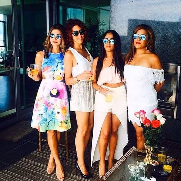 Tài khoản của nhóm “Rich Kids of Tehran” (Tạm dịch: Hội con nhà giàu Tehran) đăng tải những bức ảnh lên mạng xã hội phần nào cho thấy cuộc sống giàu sang đáng mơ ước của các con nhà giàu Iran. 