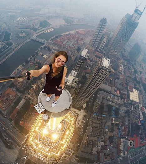 Chắc hẳn chỉ nhìn vào bức ảnh này thôi cũng khiến không ít người sợ độ cao phải "khóc thét".