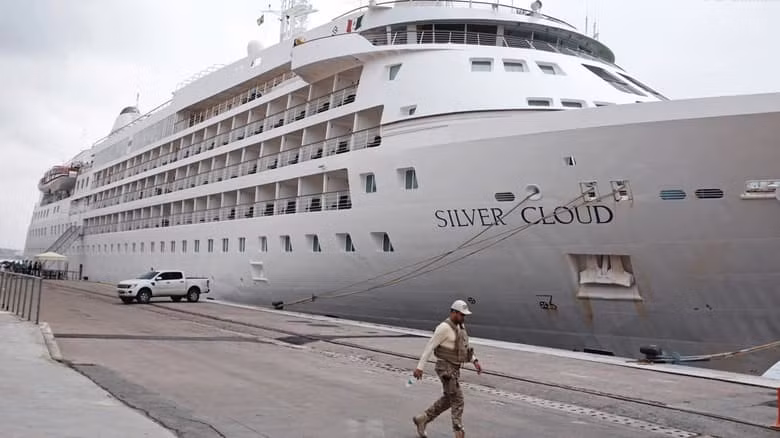 Đoàn thể thao Mỹ tham dự kỳ Olympic Rio 2016 ở trên tàu du khách viễn dương thay vì ở trong khu làng Olympic được xây dựng tại thành phố Rio de Janeiro (Brazil). Trước đó, vào năm 2004, tàu du khách viễn dương này cũng được sử dụng khi thế vận hội diễn ra ở Athens (Hy Lạp).