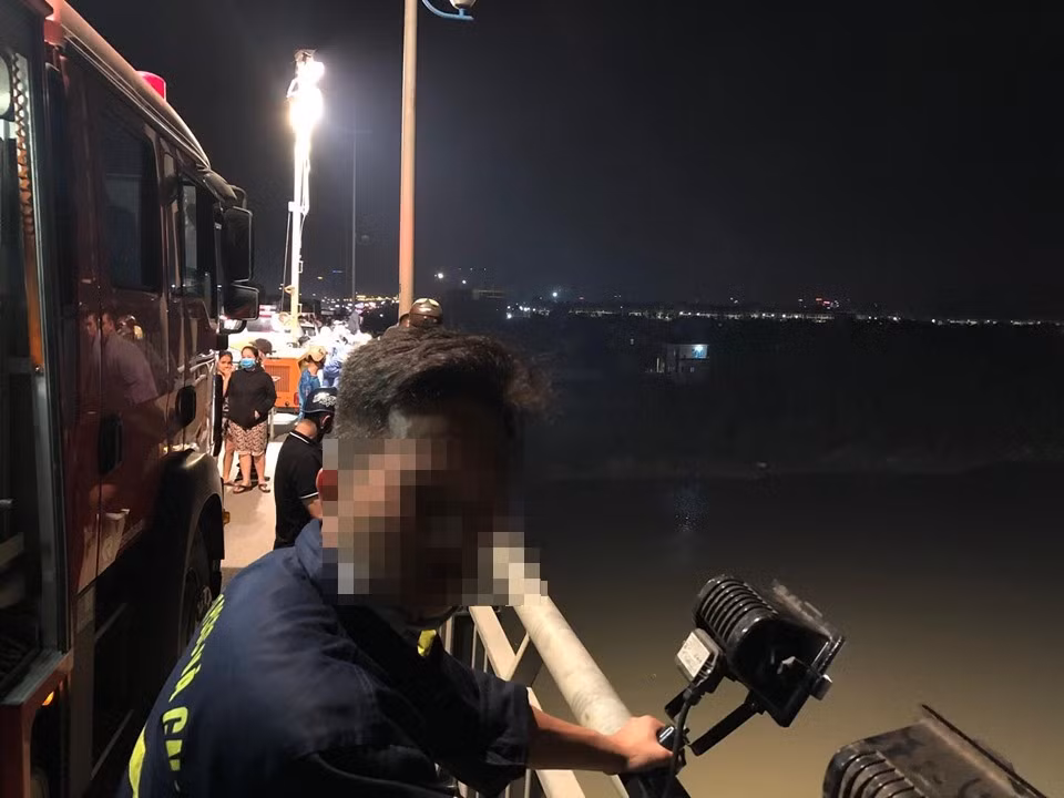 Dang tim kiem truong phong cua Cuc thue Thanh Hoa nhay cau tu tu