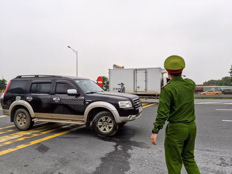 Hai Phong: Cach ly tap trung tat ca nguoi ve tu vung COVID- 19