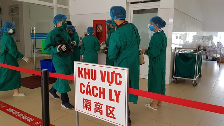 Thu phi nguoi cach ly tap trung do ve tu vung dich: Co dung luat?