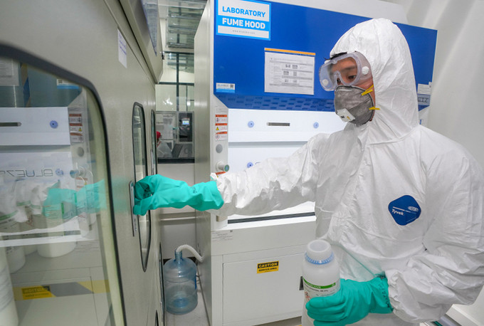 Nguoi Viet dung hang Viet: Thay gi tu ong Pham Nhat Vuong, Nguyen Tu Quang san xuat may tho?