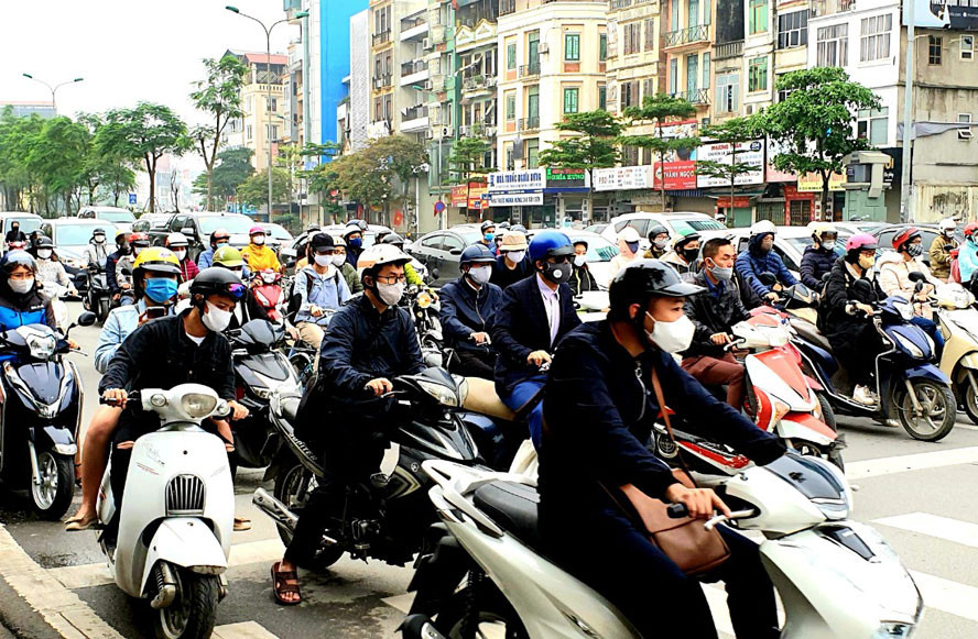 Dan do ra duong, tap the duc nhu chua tung “Cach ly xa hoi”: Qua chu quan ve COVID-19!