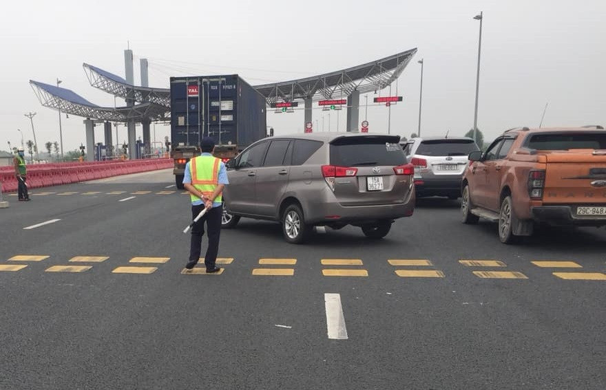 Cach ly xa hoi: Rao duong, cam xe, “ngan song, cam cho” la chua dung Chi thi cua Thu tuong