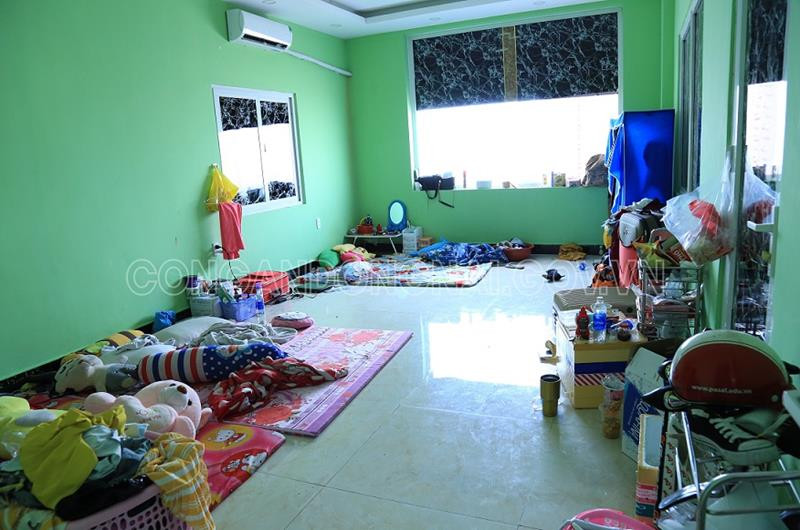 Phòng sinh hoạt chung của các nữ nhân viên tại cơ sở massage kích dục Relax One.