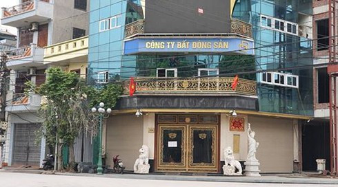 Trước đó, ngày 2/4/2020, Cơ quan Cảnh sát điều tra Công an tỉnh tiếp nhận tin báo, tố giác tội phạm của anh Trịnh Ngọc Anh (SN 1996, trú tại xã Vũ Ninh, huyện Kiến Xương, tỉnh Thái Bình) về việc, ngày 30/3, anh bị một số đối tượng đánh gây thương tích tại Công ty TNHH Đường Dương, địa chỉ số 366, đường Lê Quý Đôn, phường Kỳ Bá, Thành phố Thái Bình.