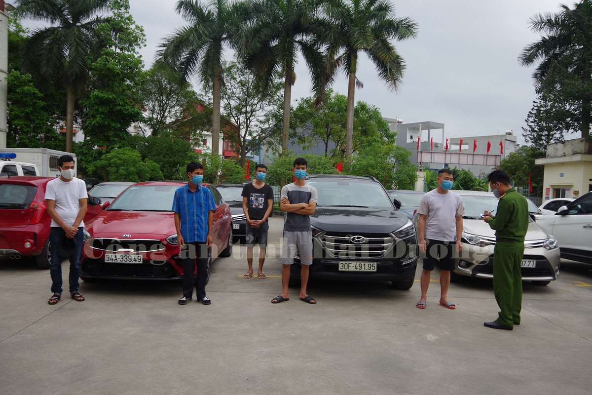 Bat qua tang soi bac “khung” giu 4 o to va hon 300 trieu dong